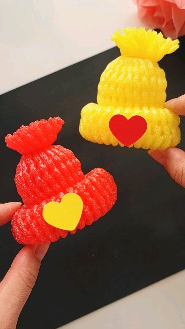 水果网不要扔,和小朋友一起来做一顶可爱的小帽子吧!