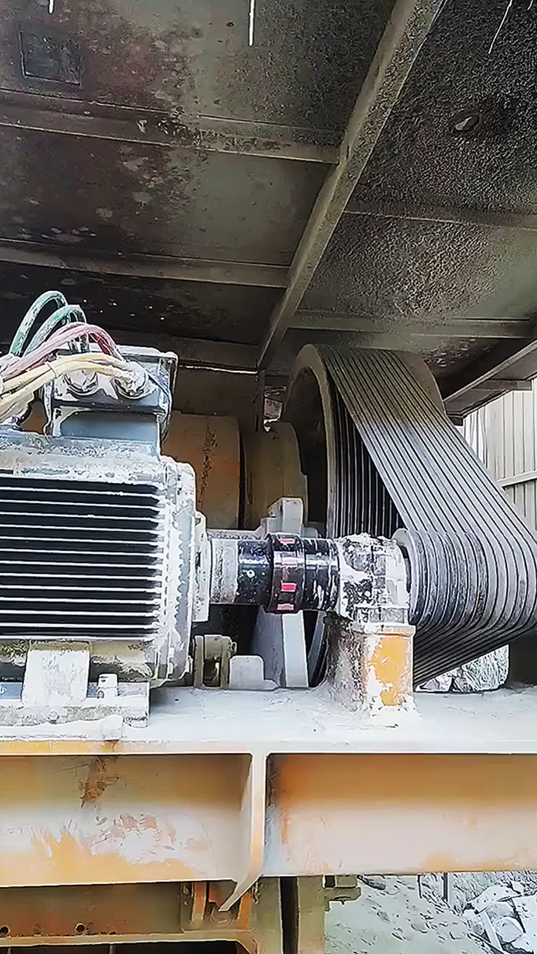 长这么大呀,头一次见到这么大的电机