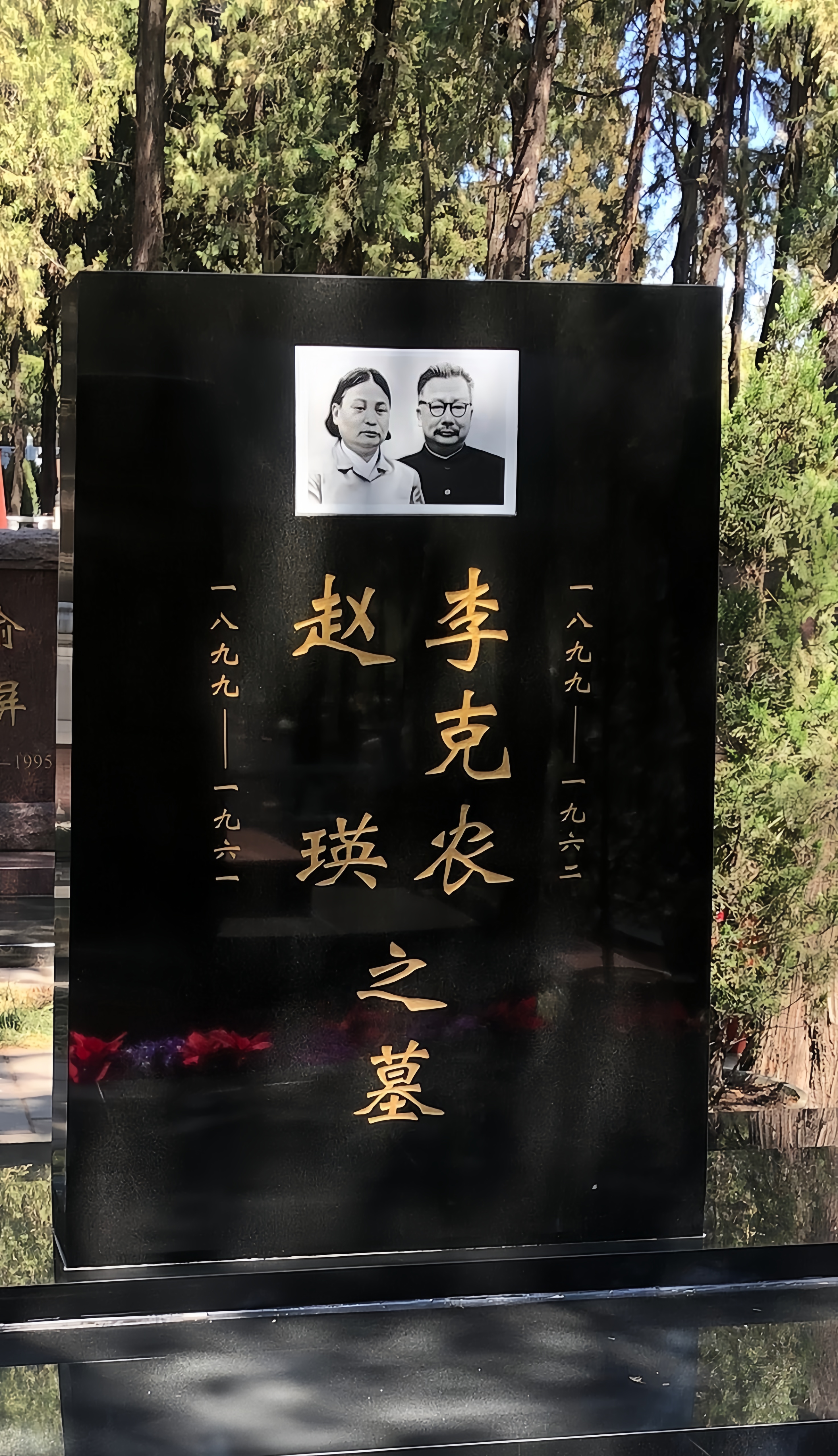 因为他的一次次舍生如死,打入敌人内部,才使得后