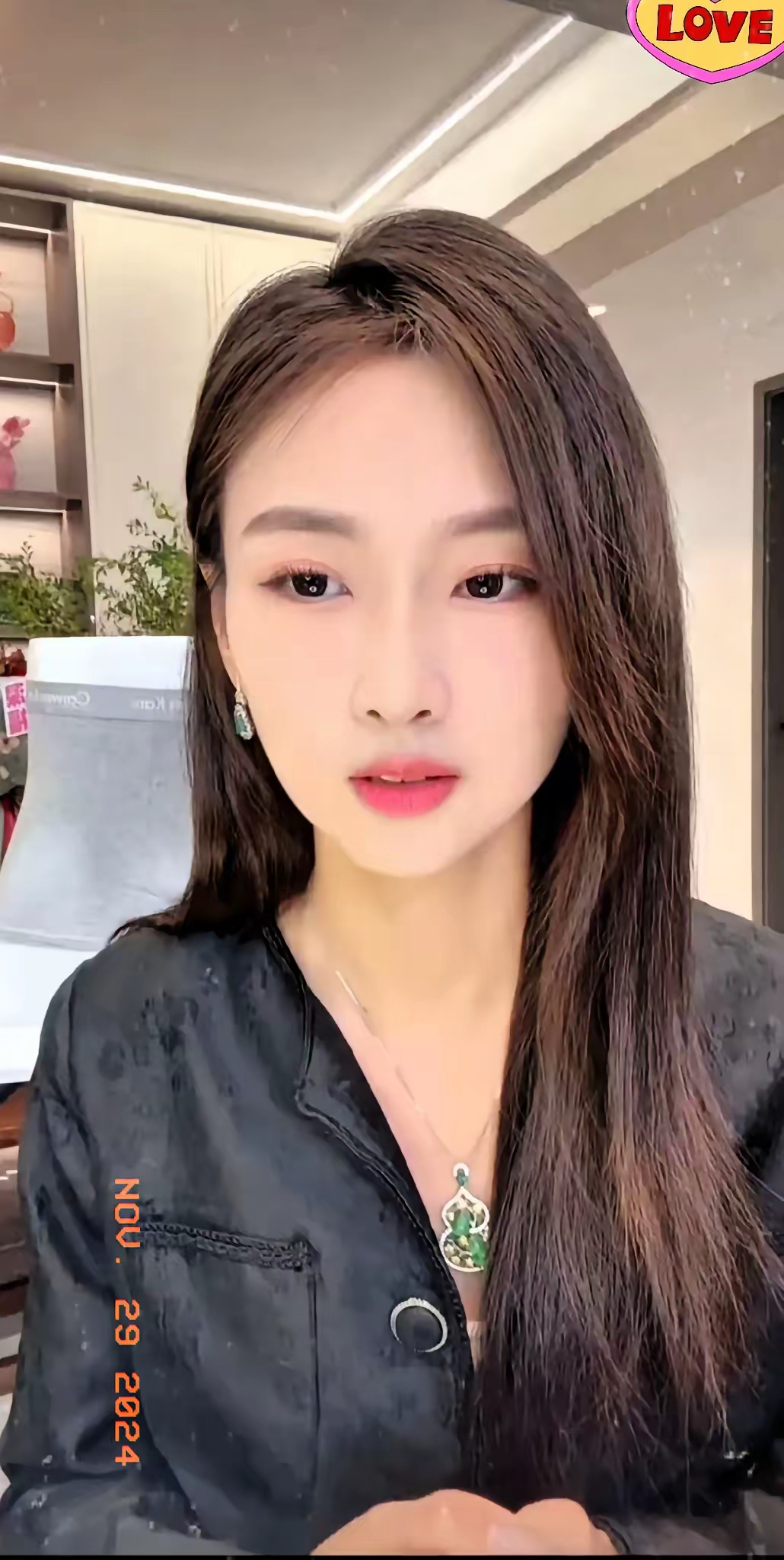苏宁车模坦然暗示双方复合,但对方没搭理,苏宁说:我已经暗示他复毫怂