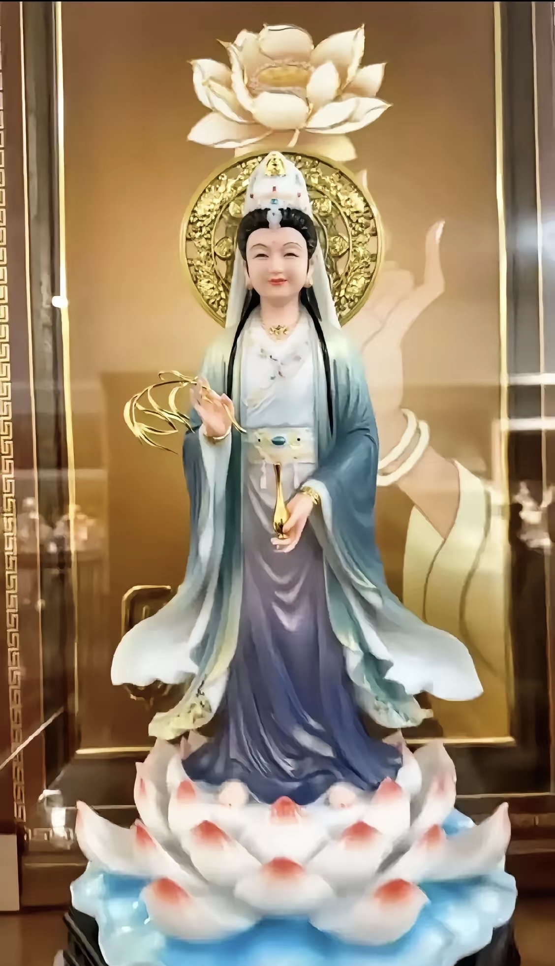 他不是人,也不是钱,而是你从前积累的善