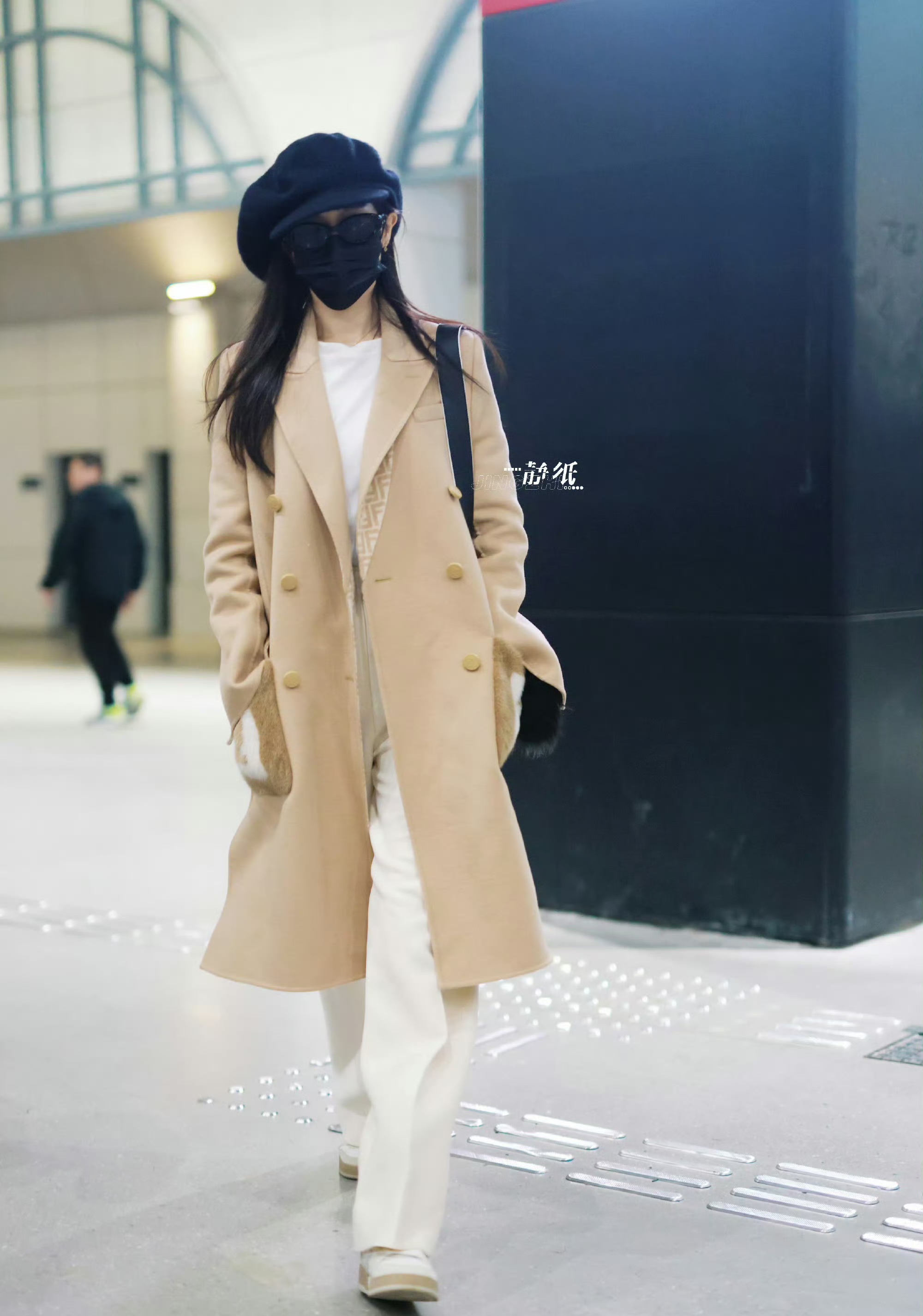 唐嫣一则路透,让路人忍不住回头的美女氛围!