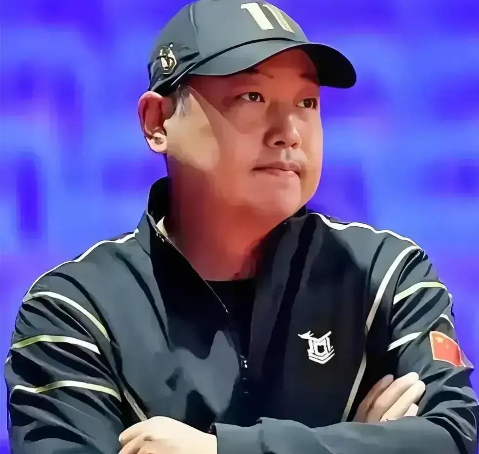 "老瓦杯"其实就是一个友谊赛,刘国梁与瓦尔德内尔两手