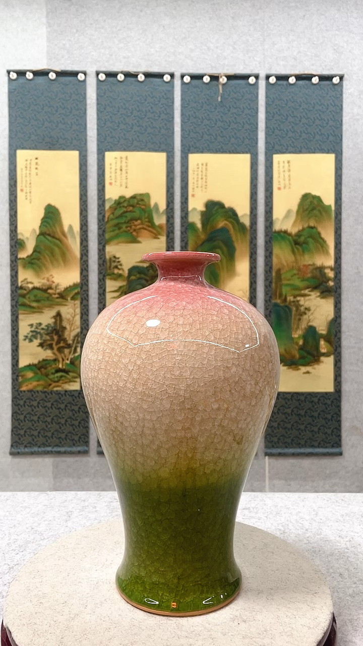 开片冰裂厚胎梅瓶