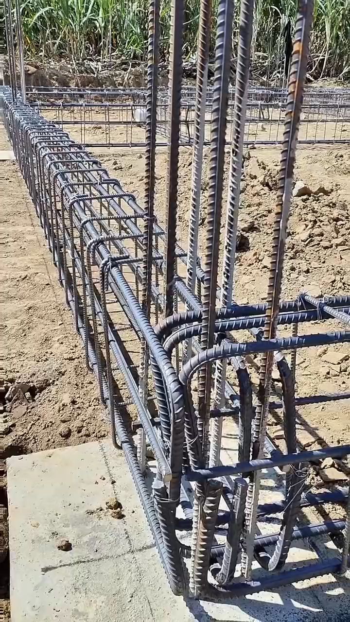 农村自建房地梁钢筋完工