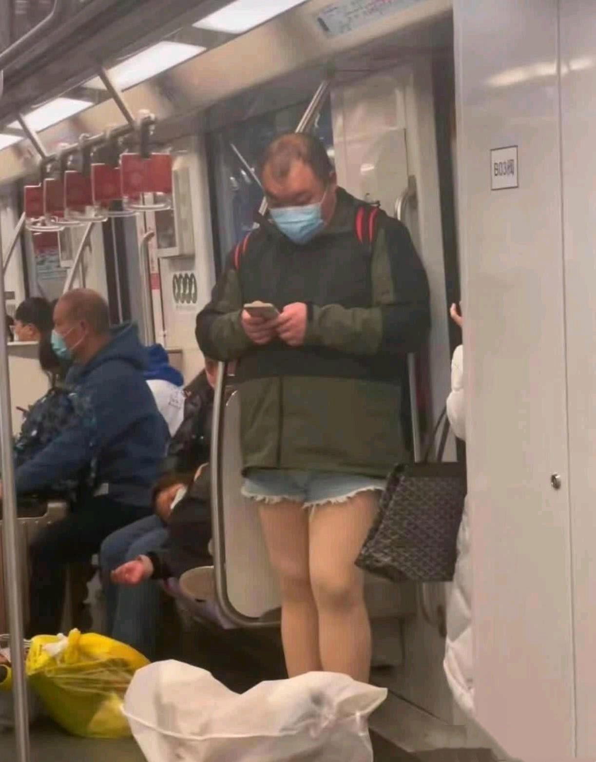 查达叔街拍的微博