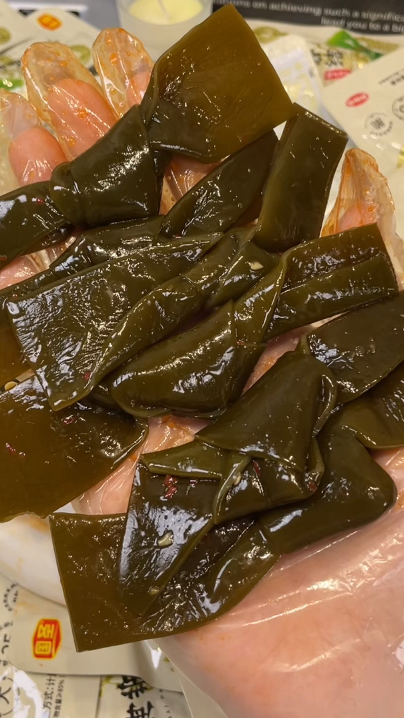海带结都是掐头去尾留下中间脆嫩部分,所以非常入味,越吃越想吃