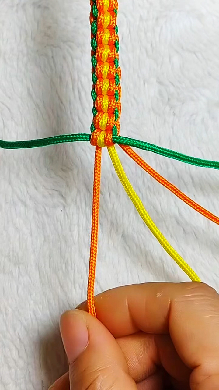 手工编织手链方法