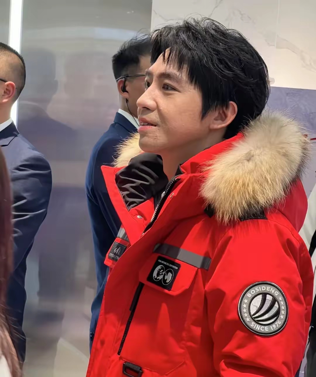 俞灏明现身石家庄参加活动,脸部状态扛住了近镜头,本人真的超帅 近日