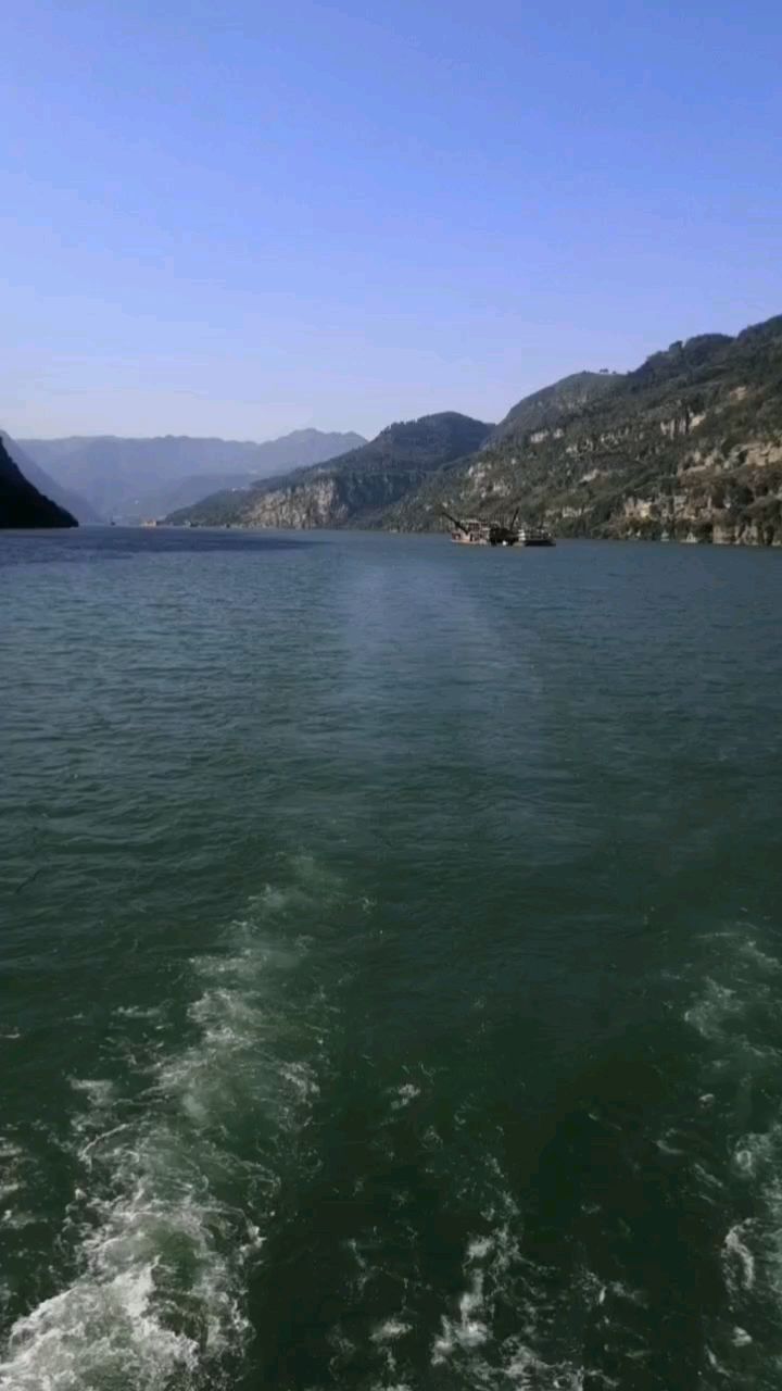 宜宾向家坝之上的/金沙江面