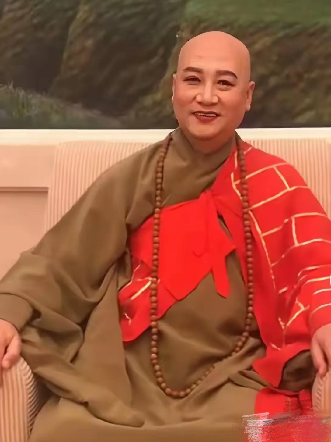 72岁的迟重瑞再扮唐僧出席商演活动他已经不像唐僧像弥勒佛了