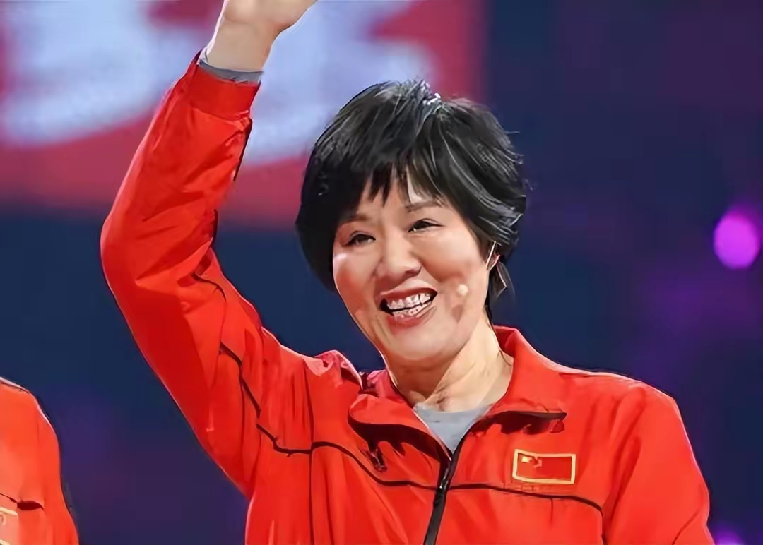 看!郎平从冠军教头到"整容"热议的过往