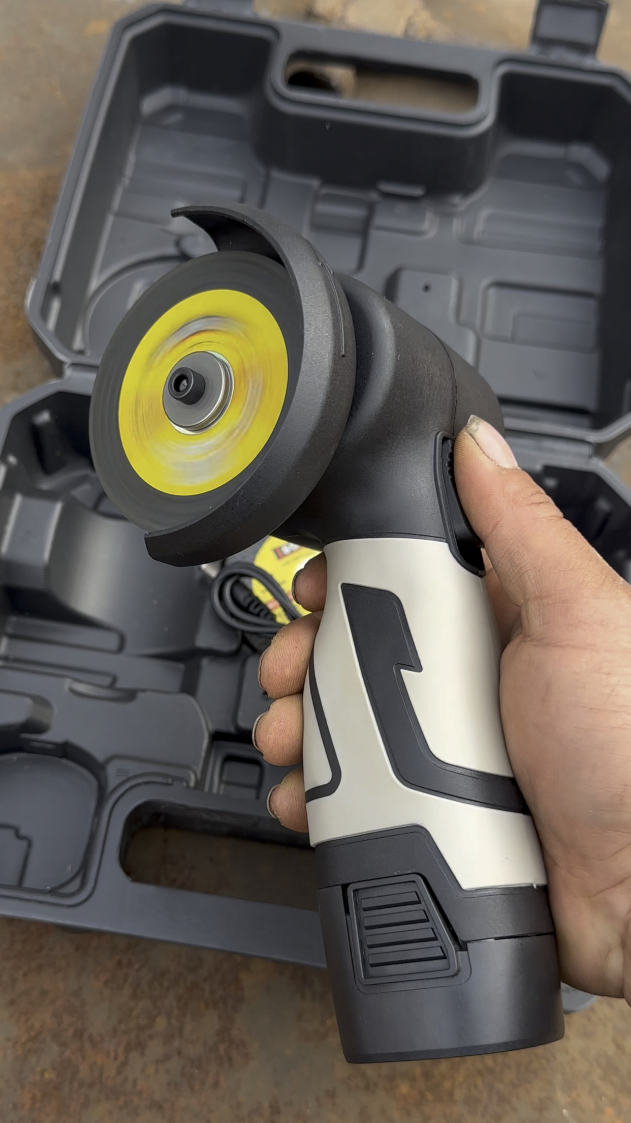 手掌大小的角磨机,迷你角磨机