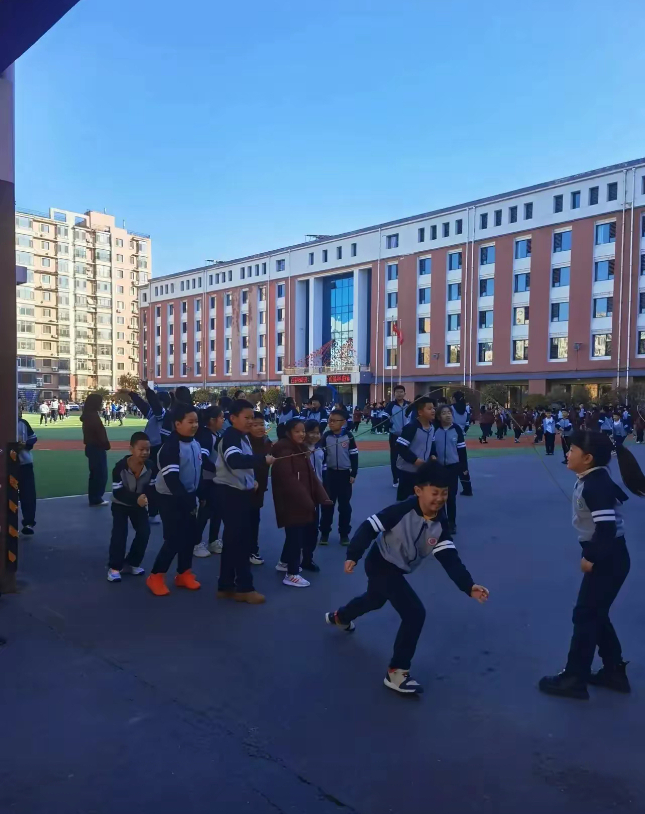 发现没,孩子随着年龄的增加,与家里老人关系: 1,1