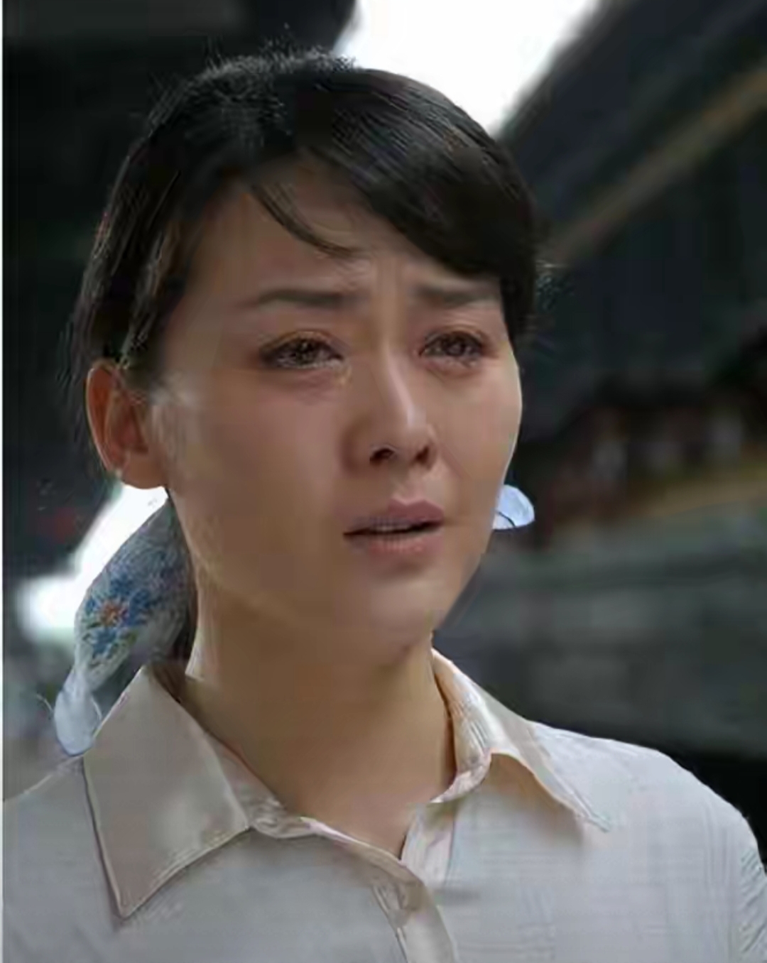 她曾被前夫一巴掌扇到离婚!