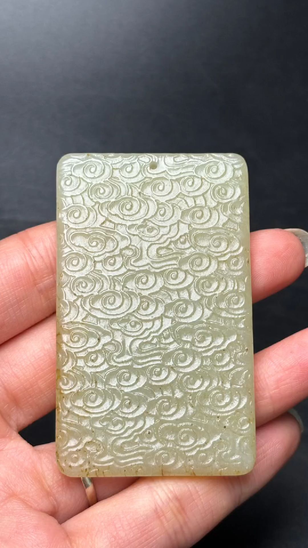 和田玉祥玉挂牌!吉祥之云!雕刻精美!玉质温润!包浆醇厚!