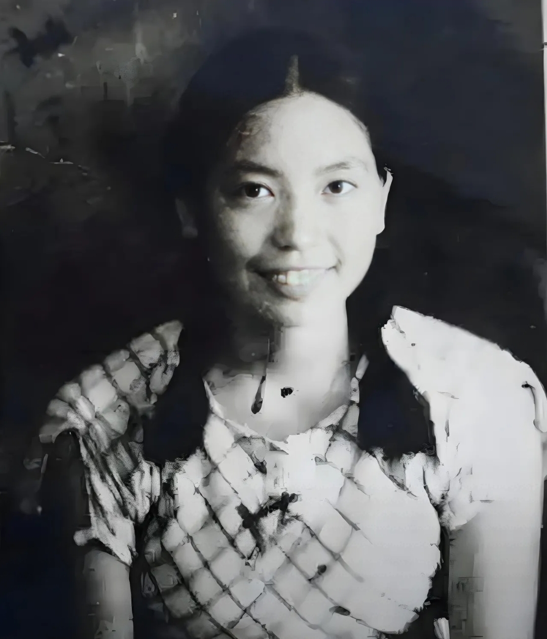 然而,沈醉晚年却指着报纸上莫耶的照片,称与她曾是恋人