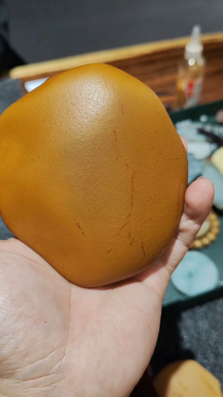 黄蜡石粗皮磨砂冻籽料