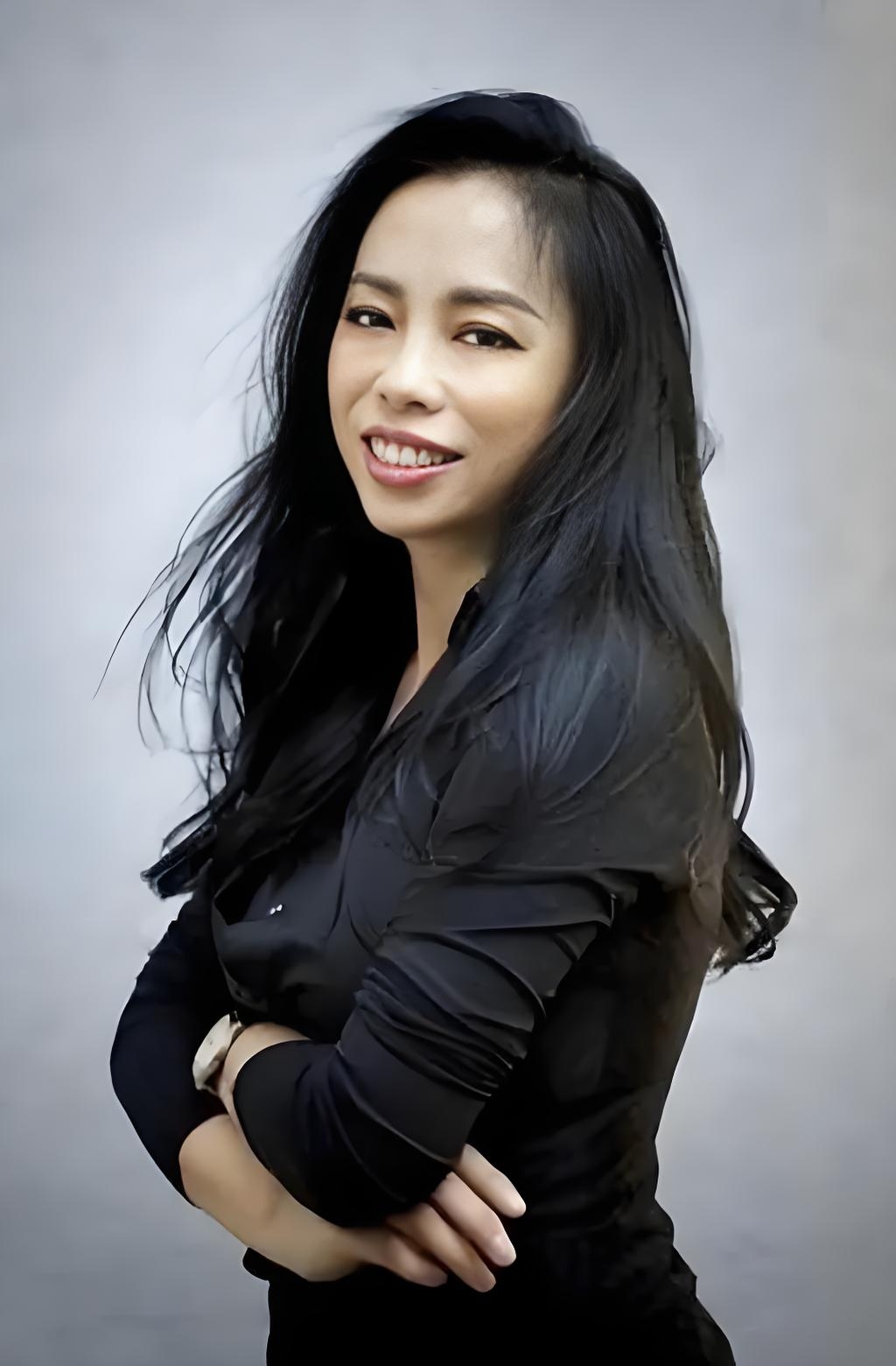 黄绮珊早年改名不断,星路崎岖