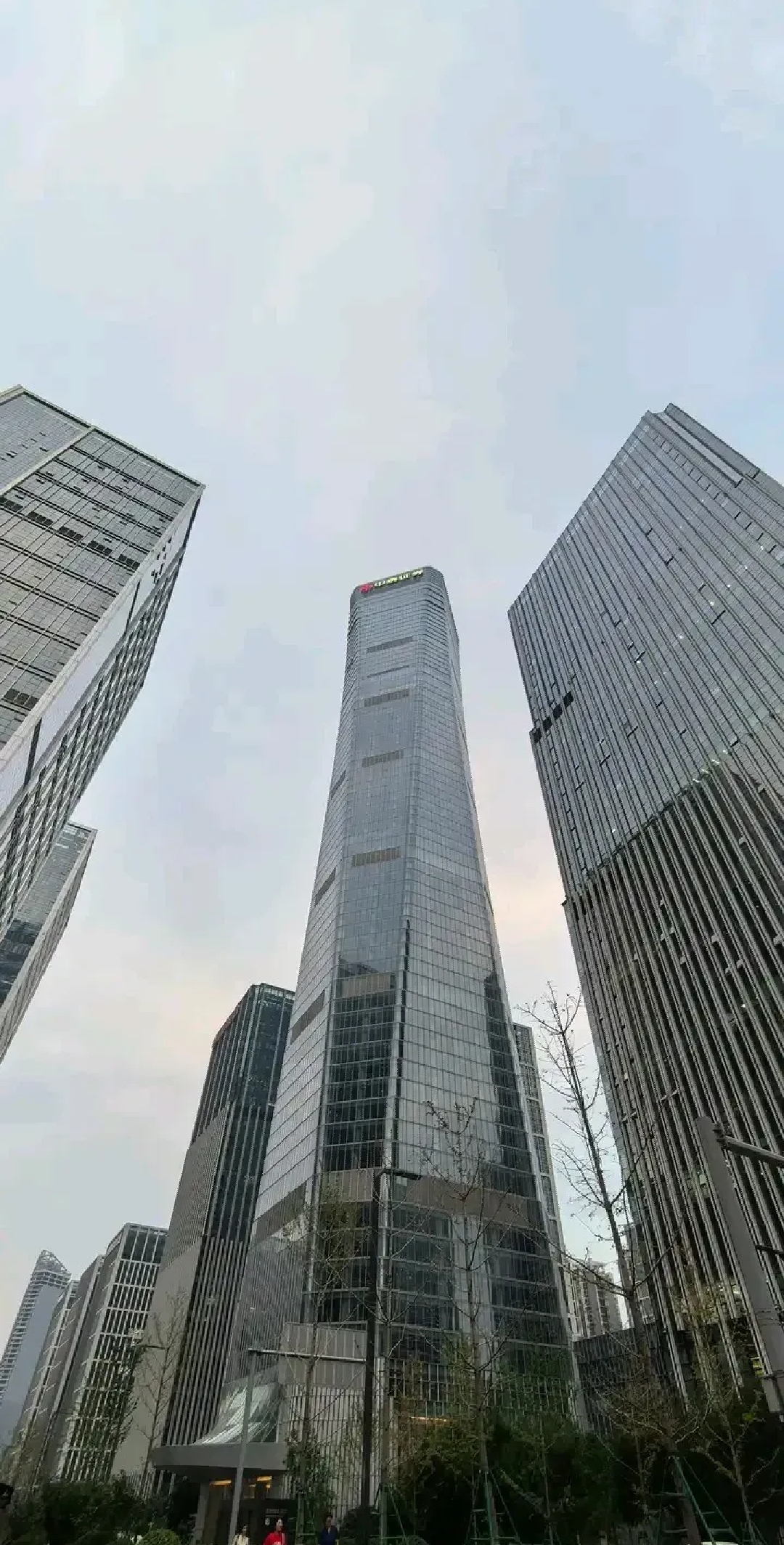 济南,郑州,西安,关于这三个城市谁是北方第一省会存在争议,但单就 cbd
