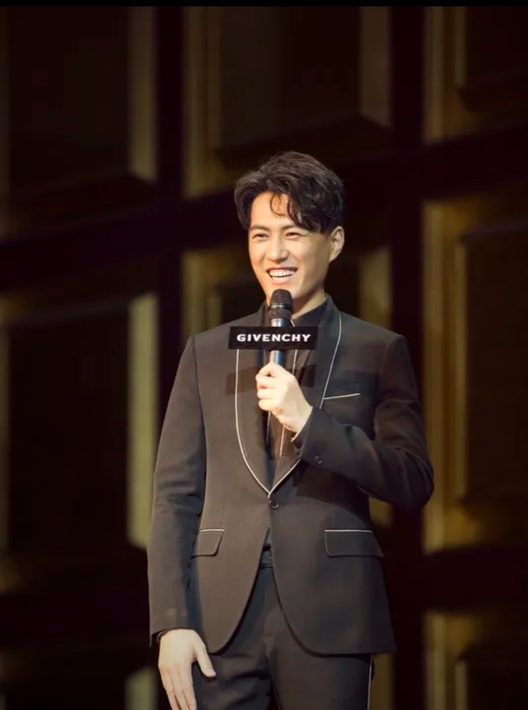 《精绝古城》的胡八一《我的前半生》的贺涵都是他演的《琅琊榜》里