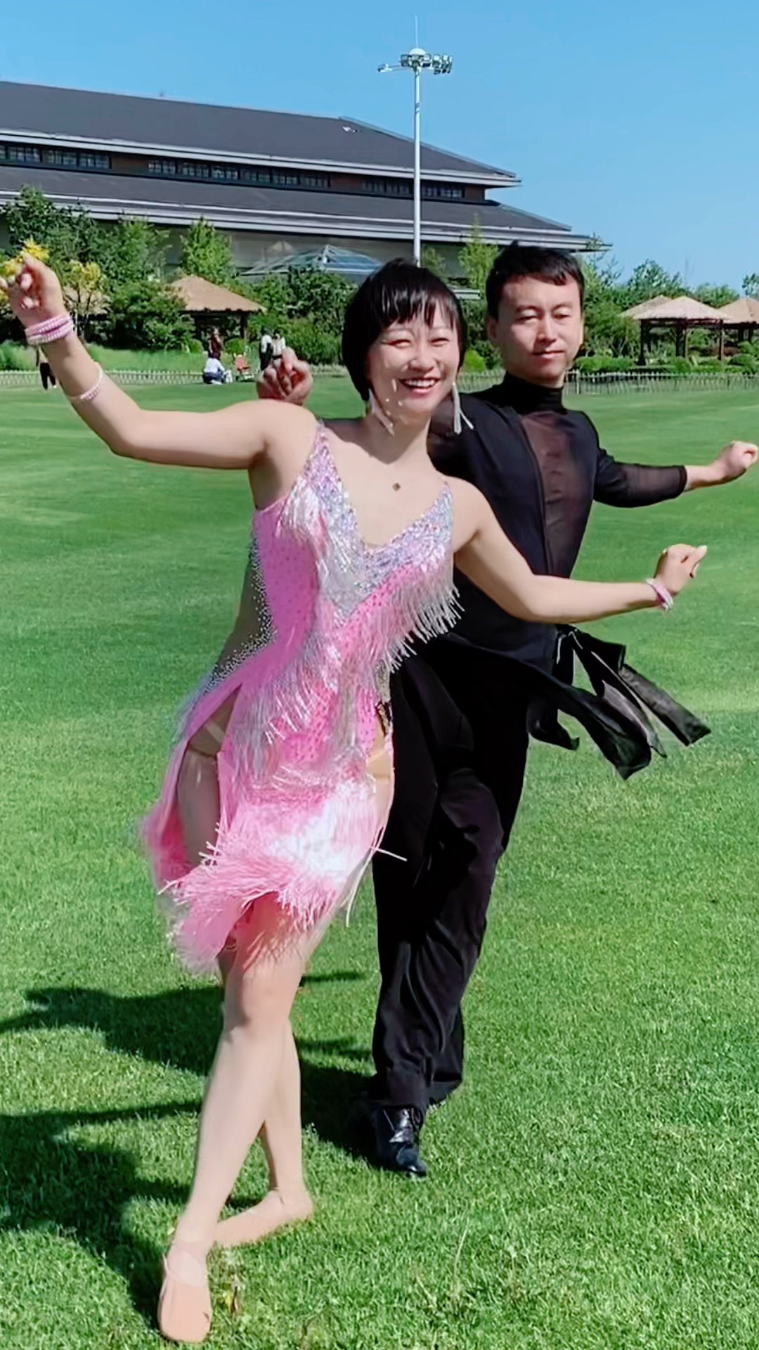 唐山滨芳兄妹登场表演,真美!