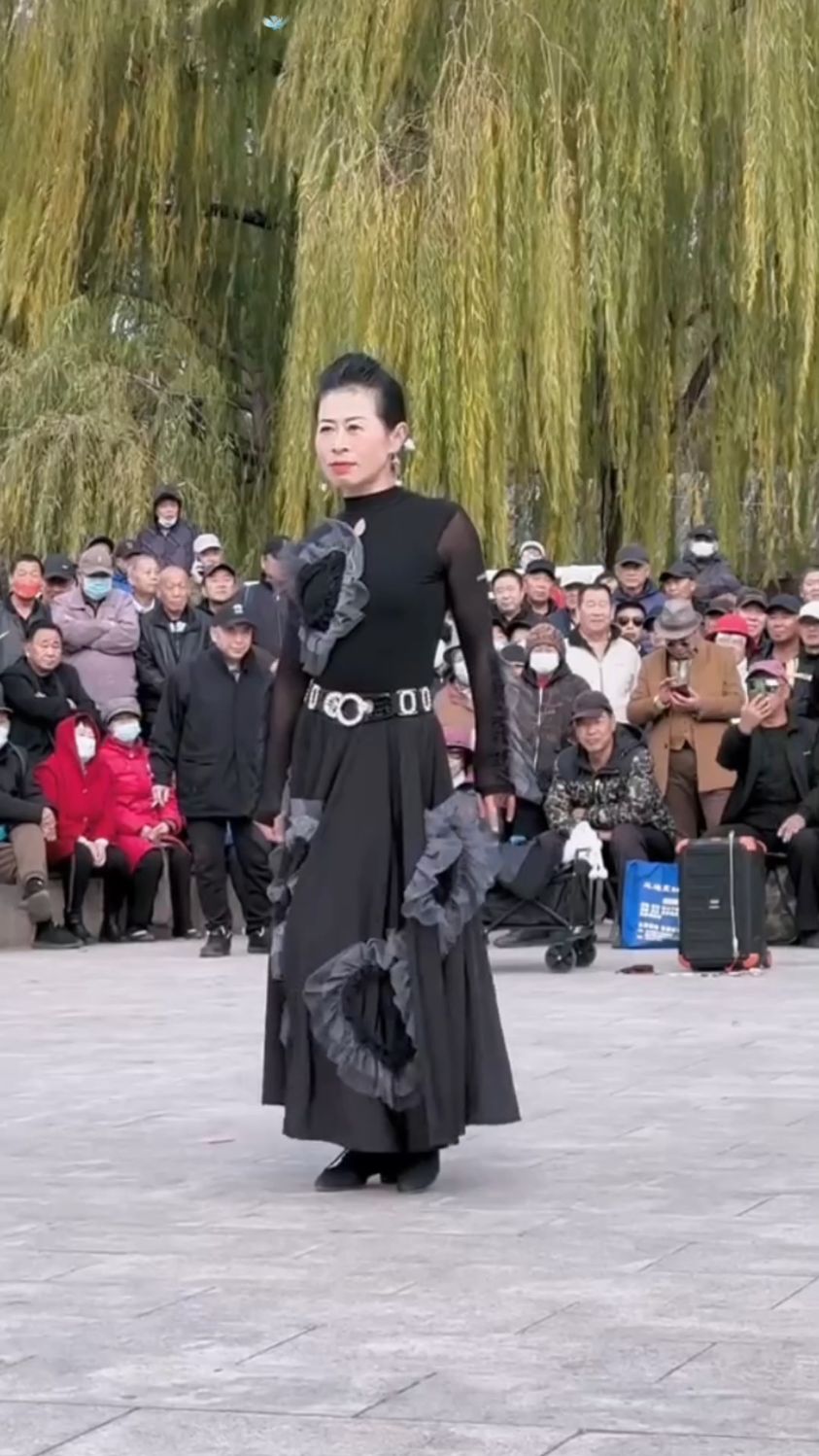 周颖精彩广场舞表演