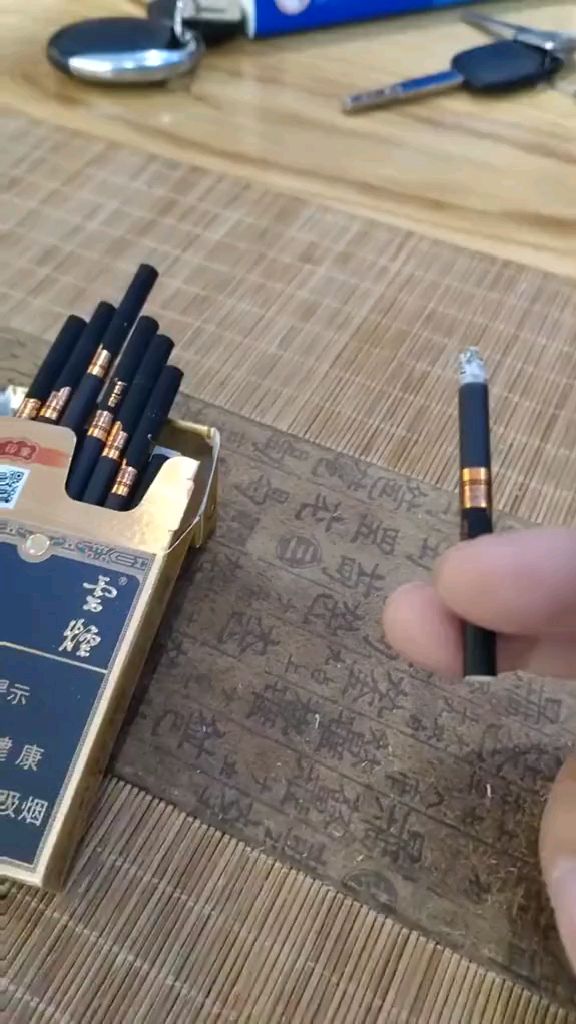 今日分享#云烟流金印象#时尚华丽又不失尊贵气质!爱了嘛?