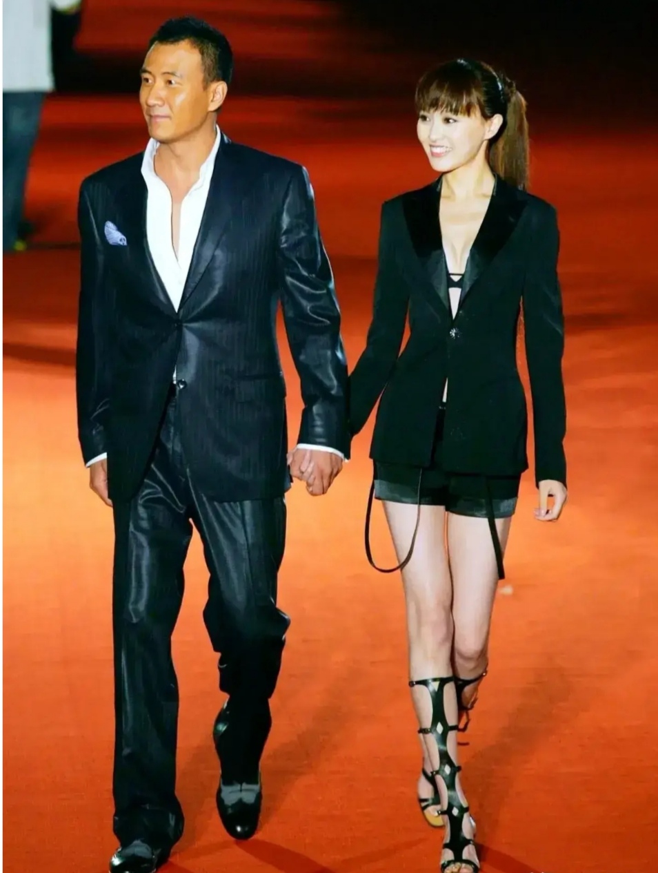 女演员是唐嫣,男演员是谁啊?他长相英俊帅气,风度翩翩哒