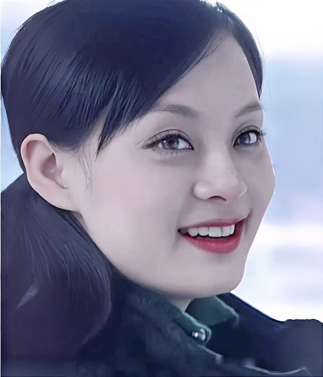 演员孙俪,她不仅颜值惊艳,气质更是独具一格,温婉又不失干练