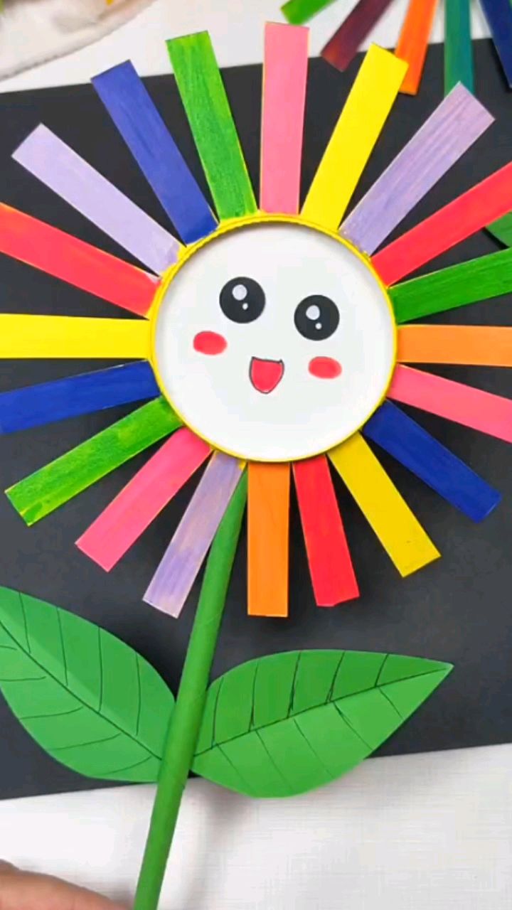 用一个纸杯就可以制作漂亮的花朵