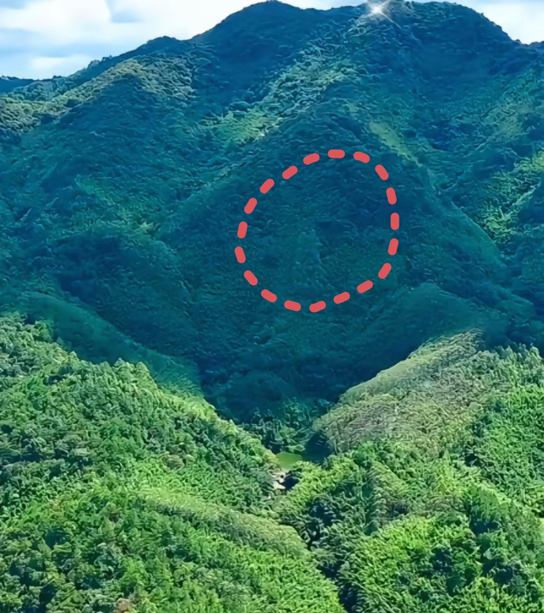 不实整座山风水宝地奇形怪状图片广西整座山轰然倒塌?