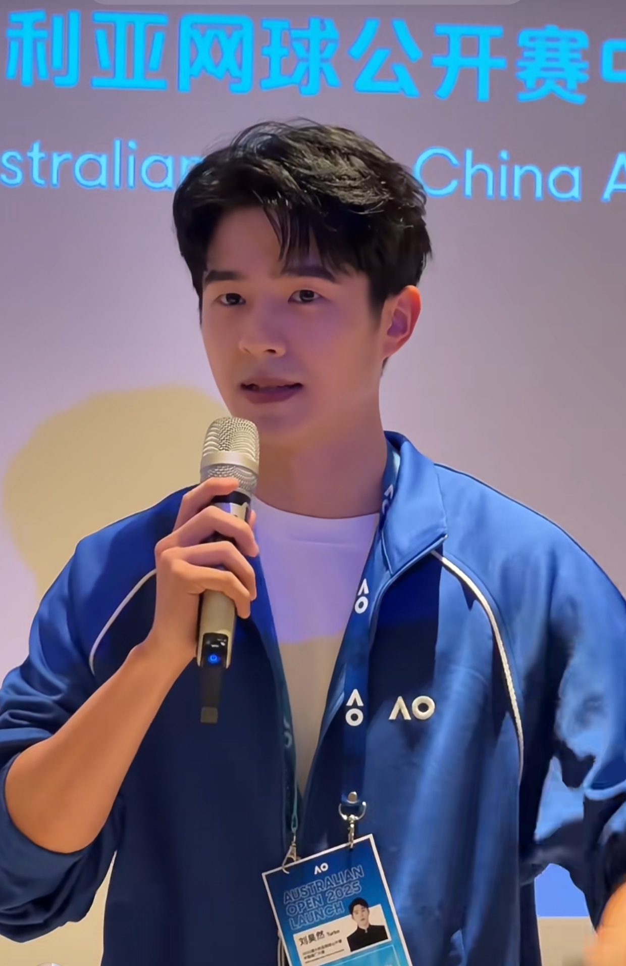 刘昊然打篮球的简单介绍 刘昊然打篮球的简单

先容
（刘昊然 打篮球） 篮球