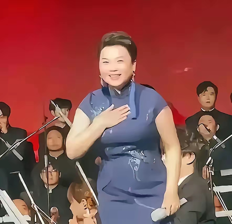 当看到台上体重 约200 斤的那个人时,实在令人难以