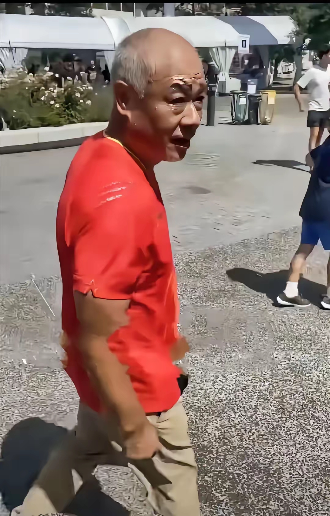 李宁怎么看起来这么憔悴? 1963年出生的他现在才61岁而已