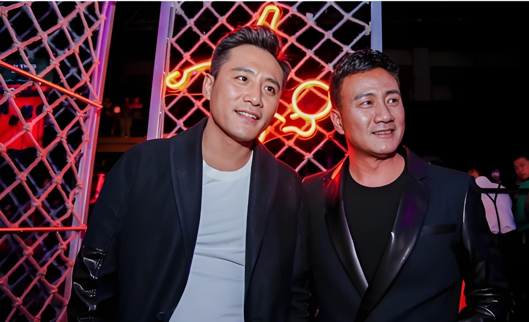 当年那部《蓝宇》,2001 年上映,刘烨和胡军主演,还拿了金马奖呢