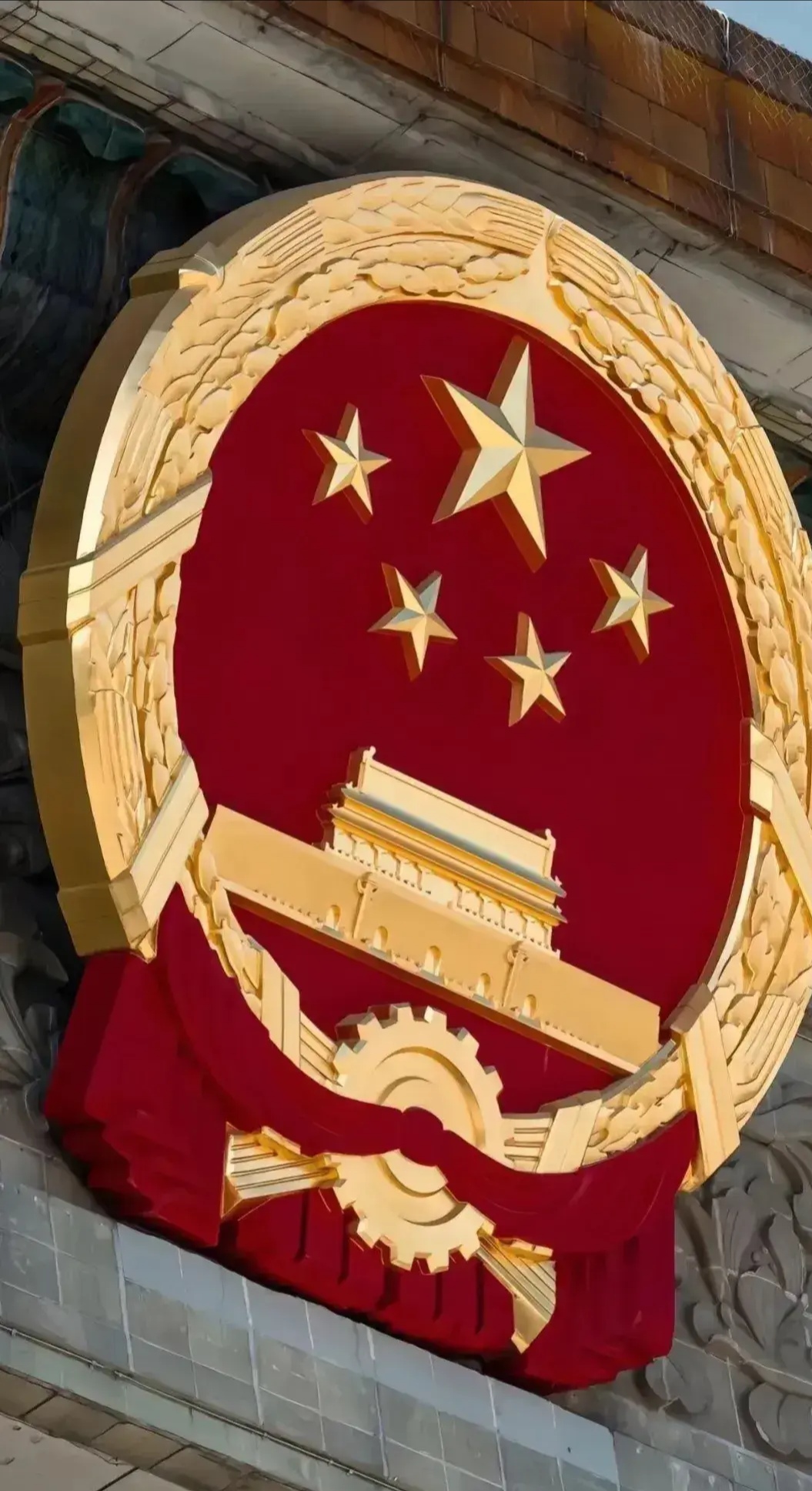 一个富裕和谐健康的社会,就应该是把医疗,教育,养老