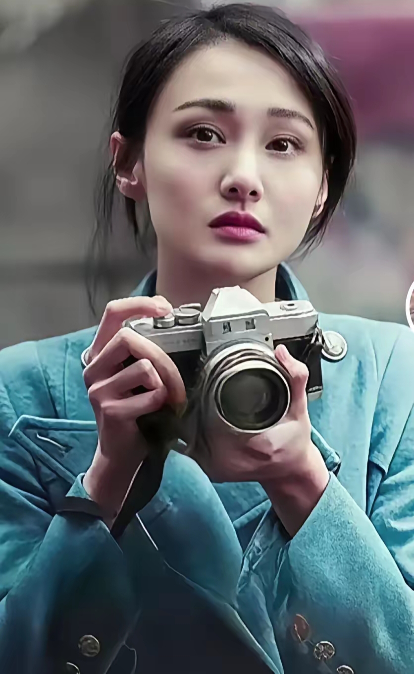 知名女演员郑爽因未履行70万元的案款,再次遭遇限制高消费的措施