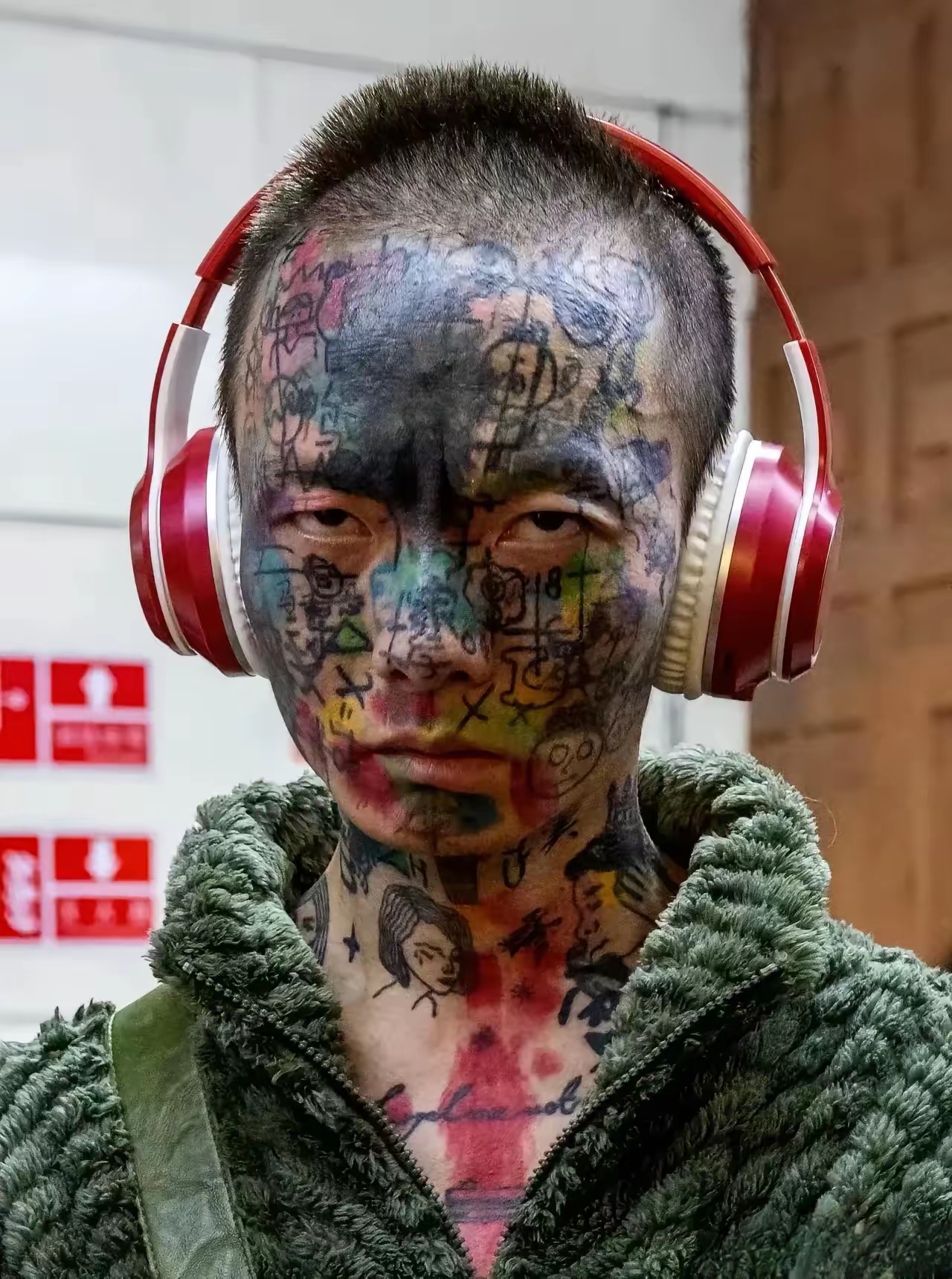 脸上面部纹身男大傻damnshine纹身脸部文身朋克风纹身面部中国全脸