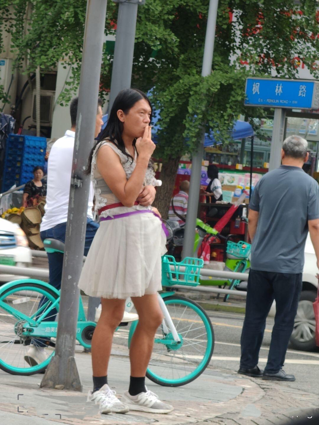 郑州管城区城南路街女图片