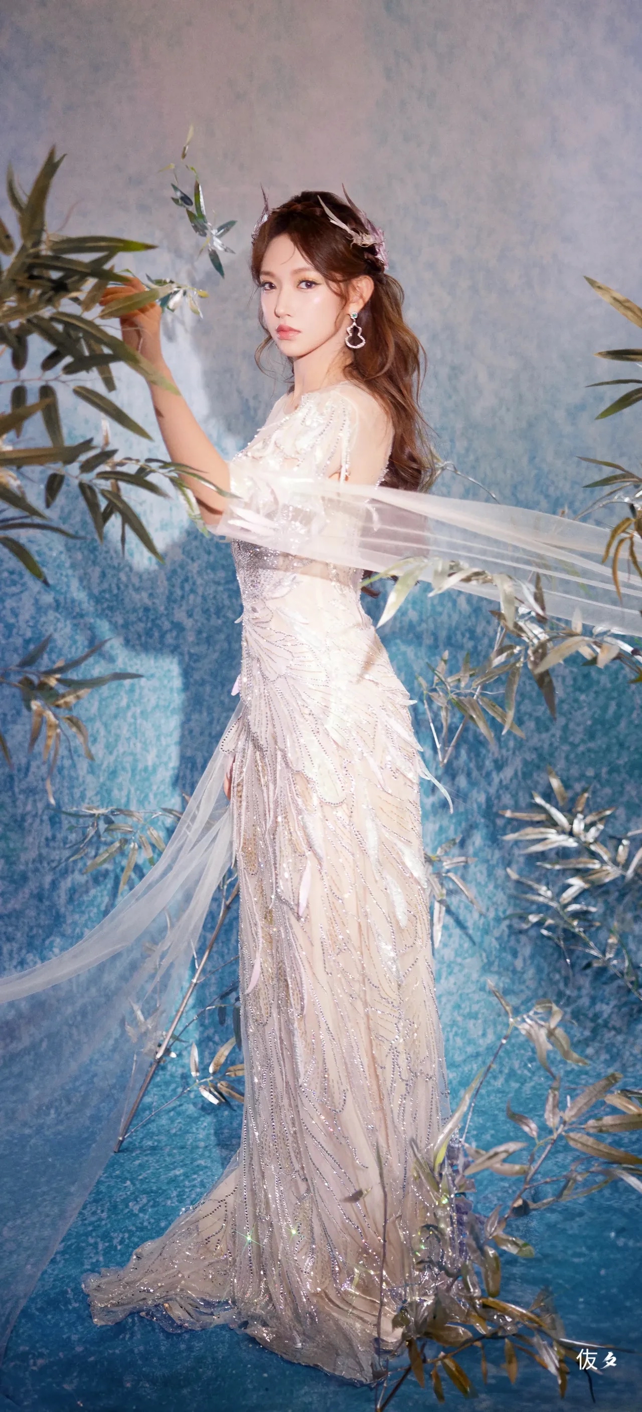 程潇白色长裙好美