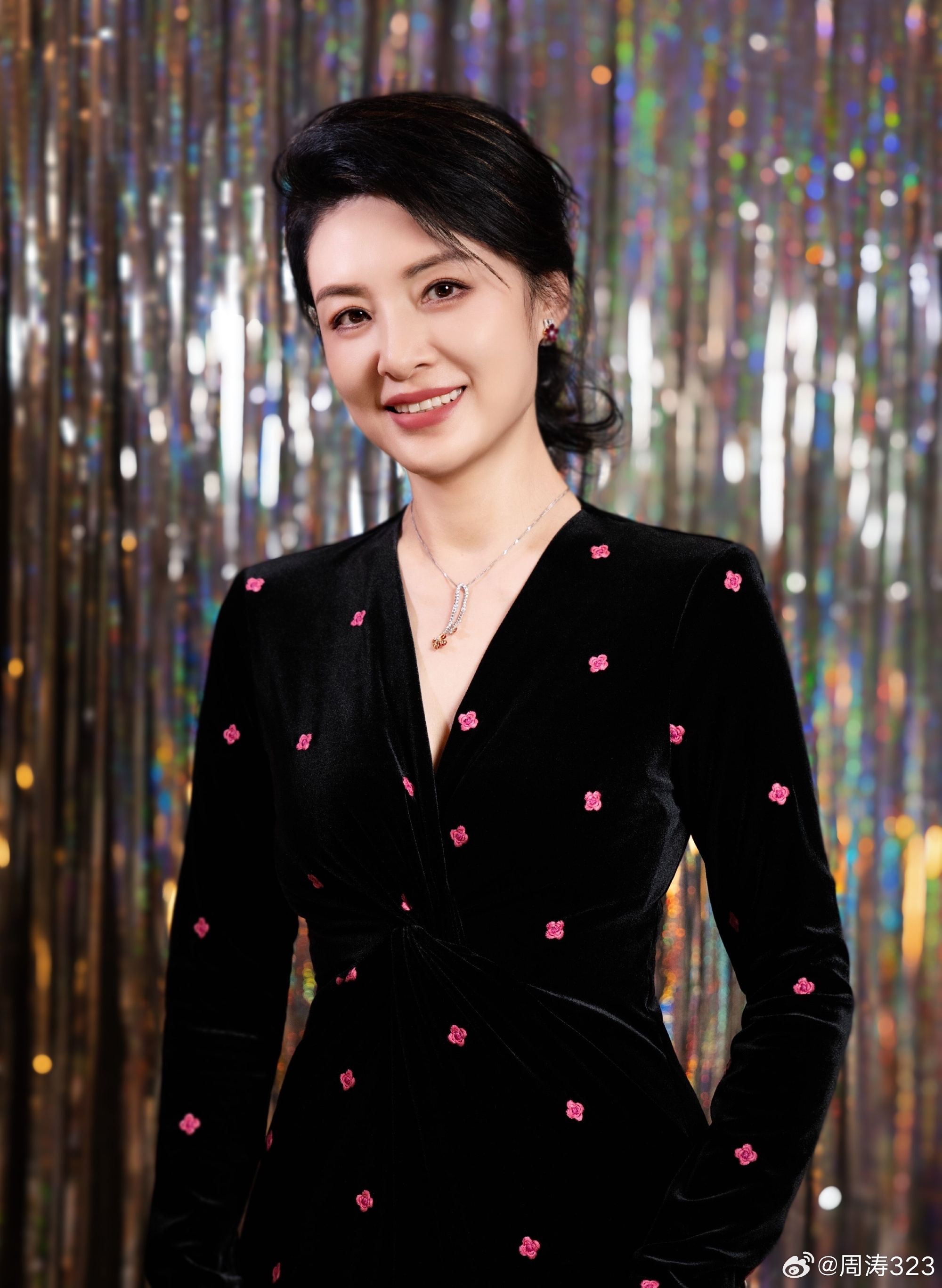 周涛怎么不老呢,不老为什么喊她妈妈,百思不得涛姐,年轻漂亮小姐姐