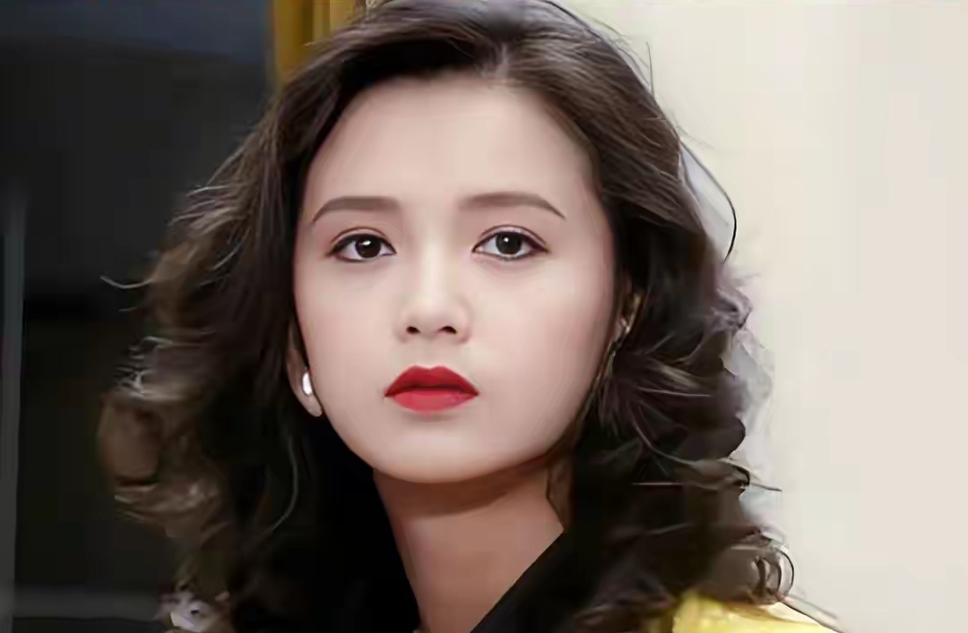 老照片,梁朝伟的前女友曾华倩