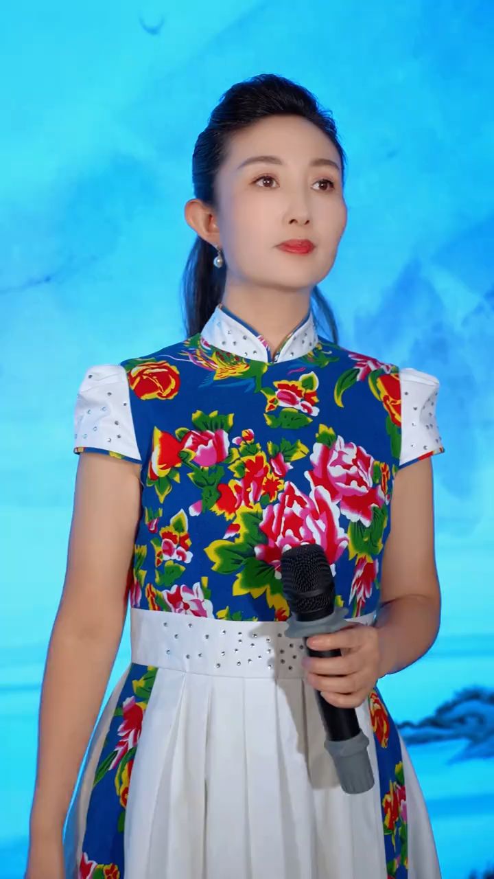 陕北歌手王春燕演唱歌曲《黄河情缘》