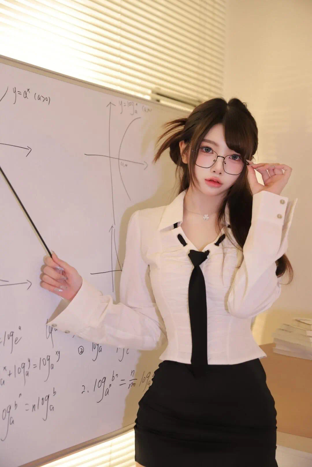 cos|教师|黑丝教师|要是当年的老师是这个水平,我哪有会上课没精神