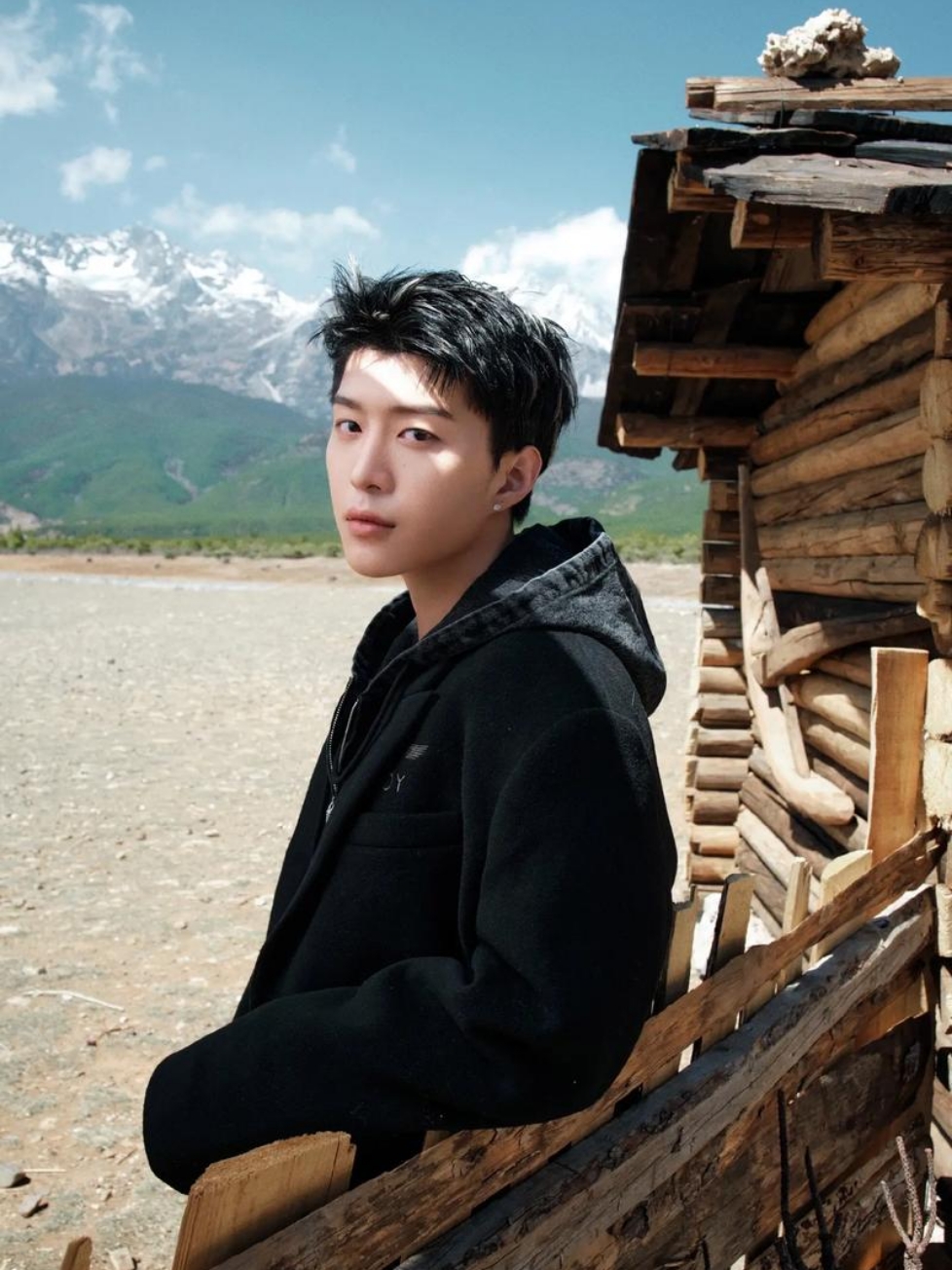 范丞丞 出戏# 《小巷人家》第十二集范丞丞出场,被指演挤太差,糟塘怂