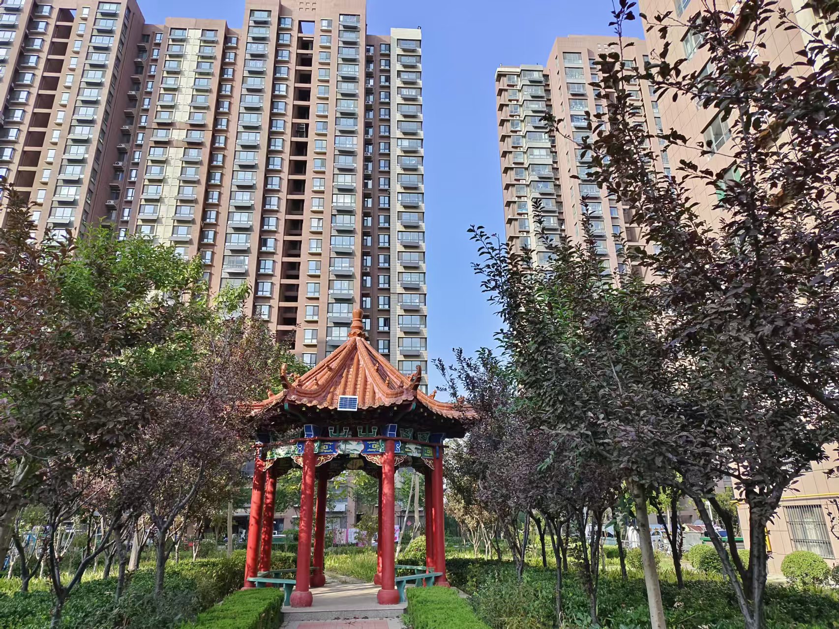 动态连更挑战# 这是我们小区的风景,有娱乐的场地,有美丽的凉亭,有