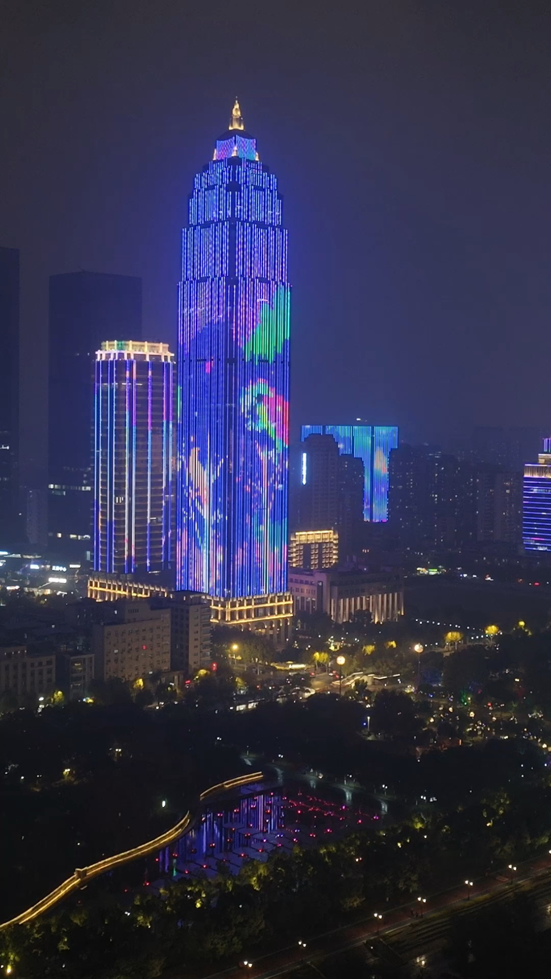 航拍武汉汉口都市夜景,灯光璀璨美不胜收