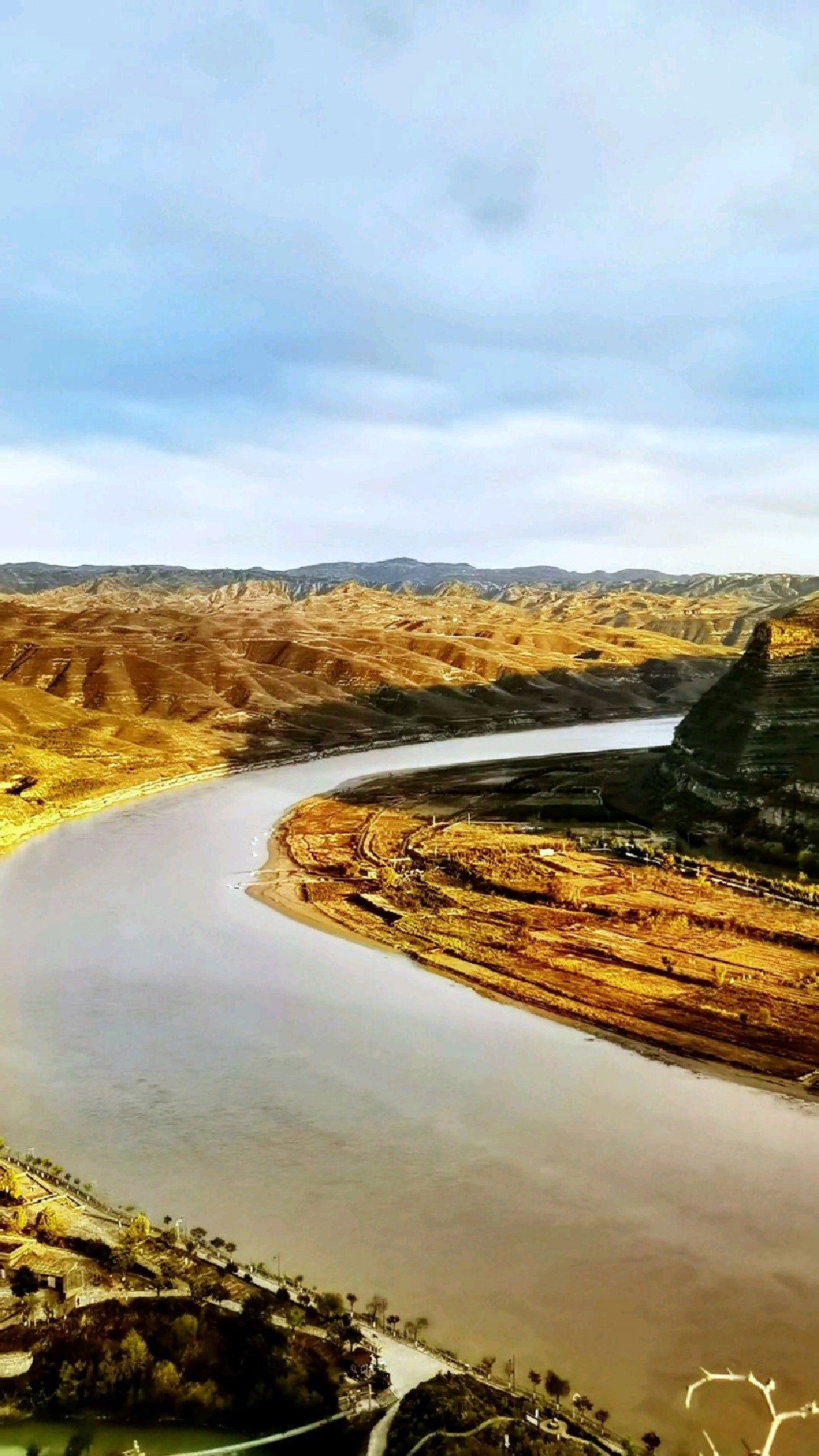 黄河乾坤湾风景如画