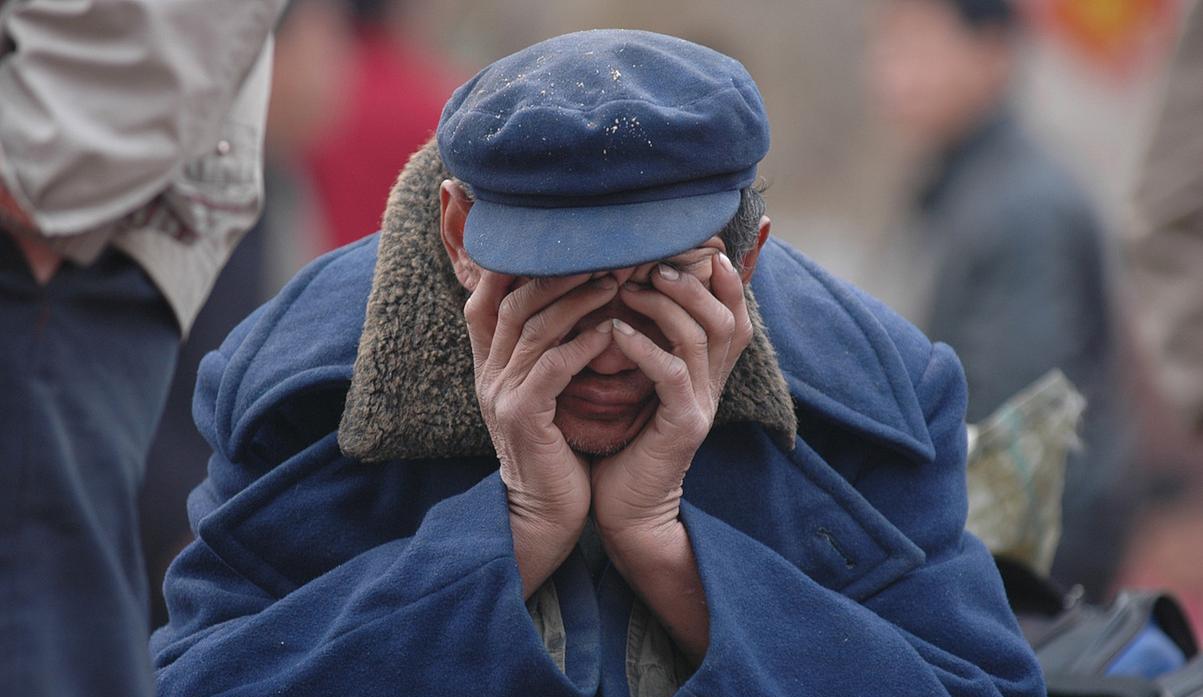 在 1988 年,这十万多元的债务如同高悬头顶的达摩克